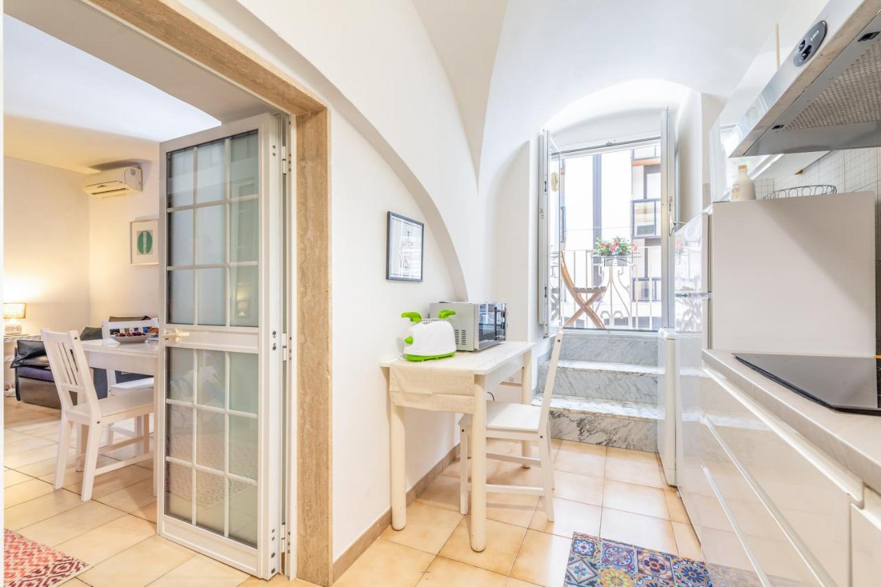 Stazione Centrale & Universita Lovely Apartment Бари Экстерьер фото