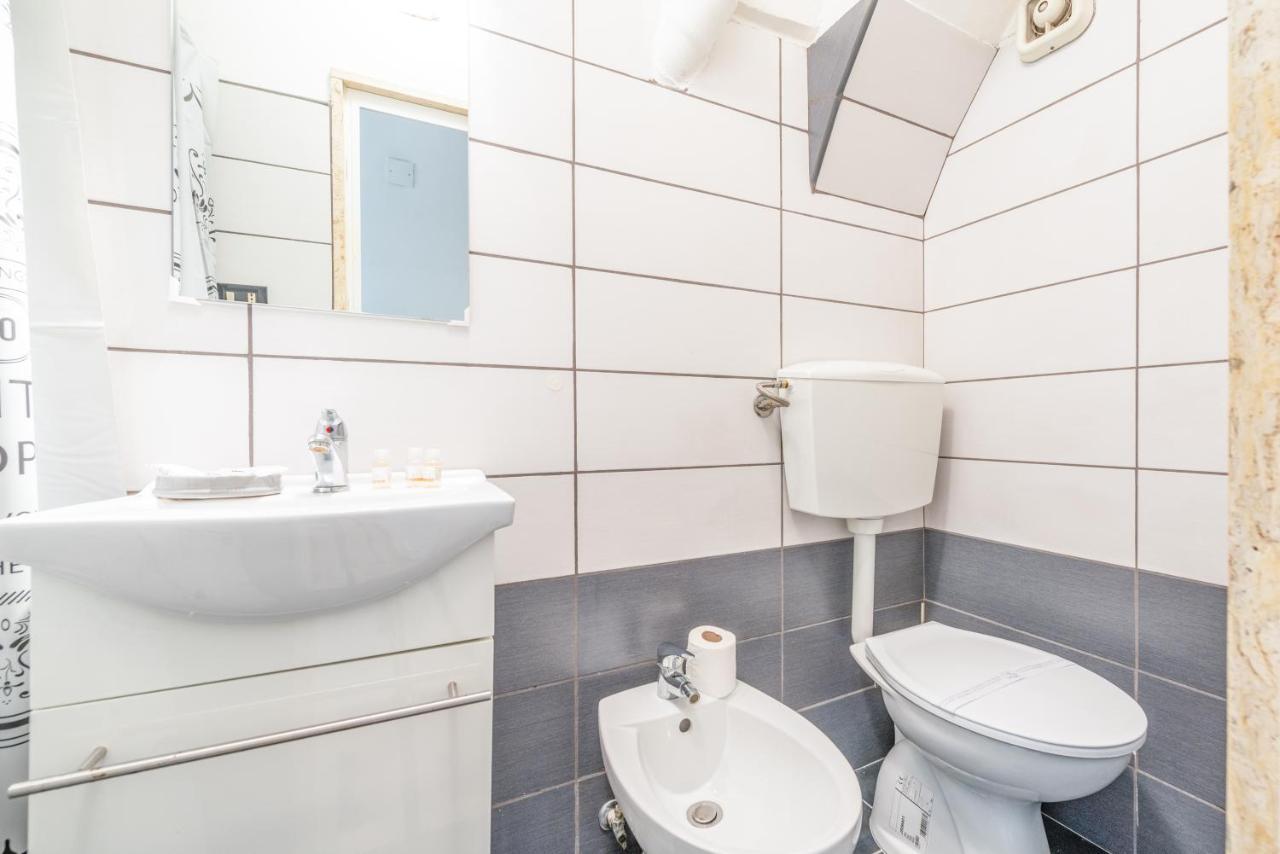 Stazione Centrale & Universita Lovely Apartment Бари Экстерьер фото