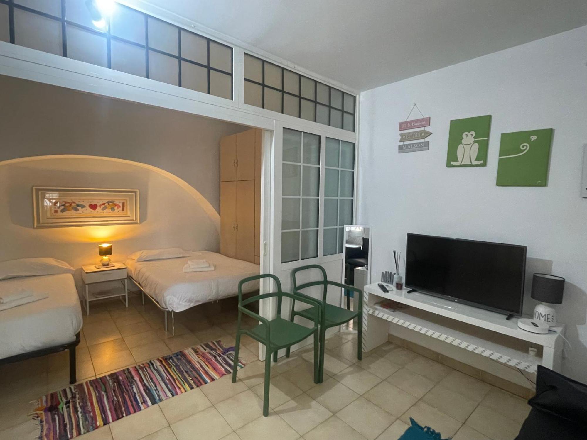 Stazione Centrale & Universita Lovely Apartment Бари Экстерьер фото